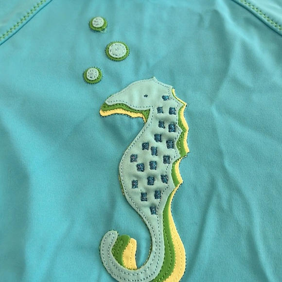 Lands' End rash guard size medium (5-6) - Picture 2 of 5